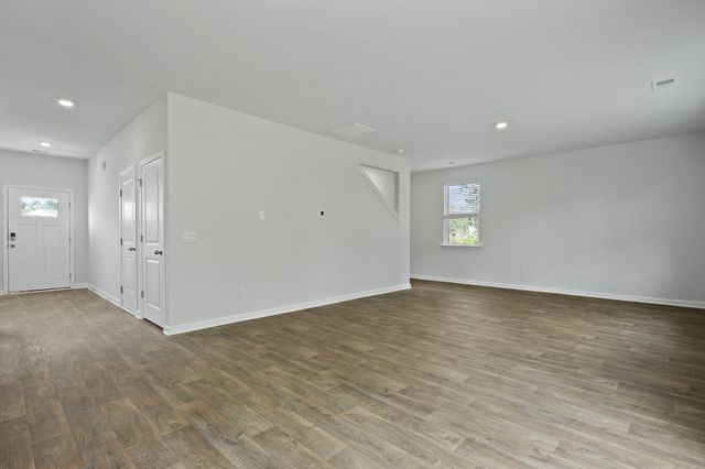 153 Cantley Way, Holly Hill, SC 29059