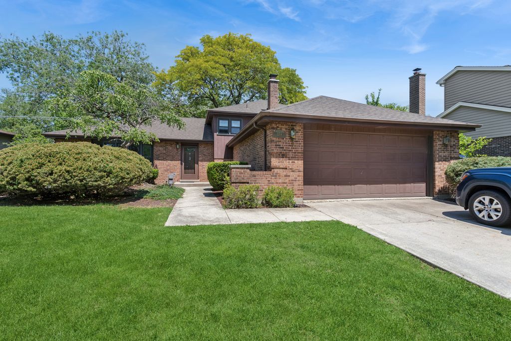2214 Hamilton Lane, Darien, IL 60561 — exterior