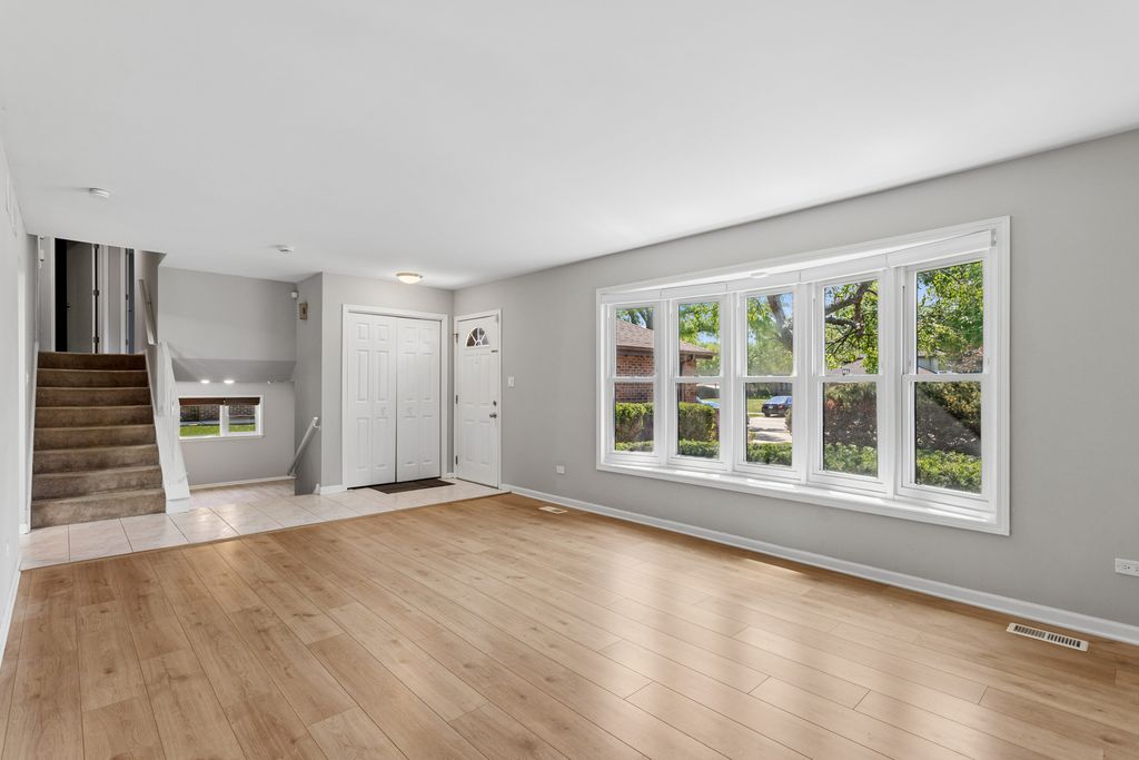2214 Hamilton Lane, Darien, IL 60561 — photo 4