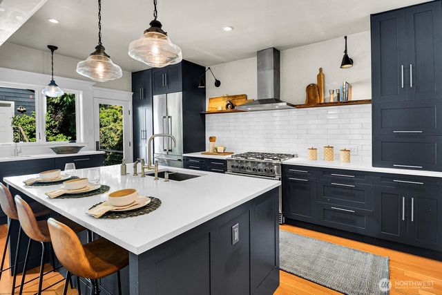 1229 18th Avenue E, Seattle, WA 98112