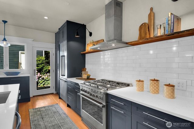 1229 18th Avenue E, Seattle, WA 98112