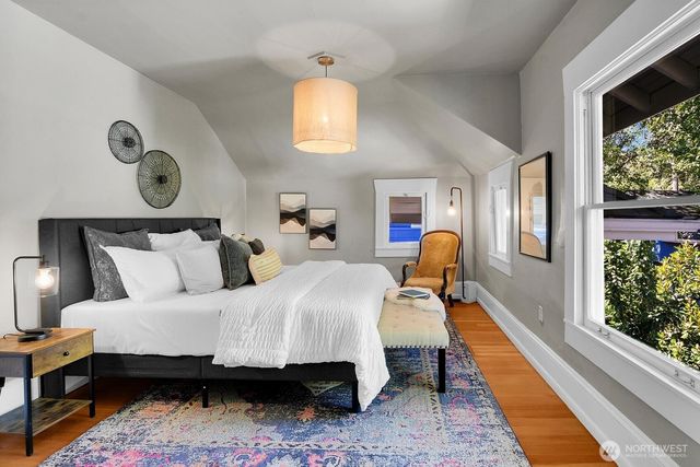1229 18th Avenue E, Seattle, WA 98112