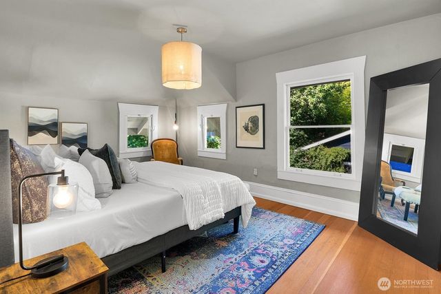 1229 18th Avenue E, Seattle, WA 98112