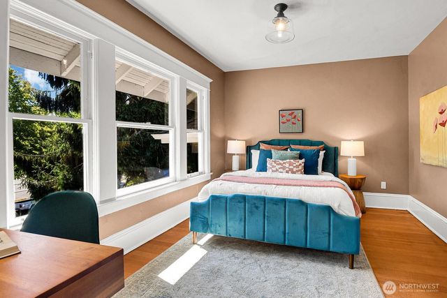 1229 18th Avenue E, Seattle, WA 98112