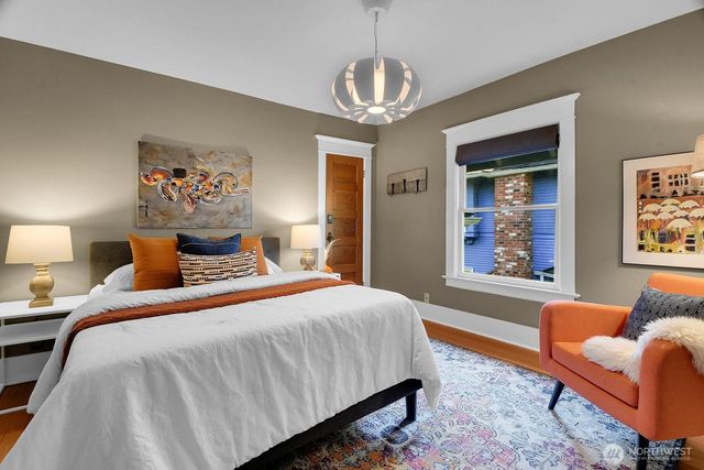 1229 18th Avenue E, Seattle, WA 98112