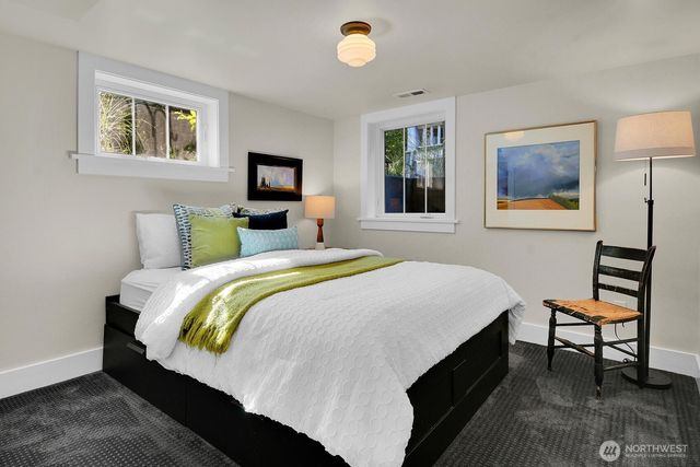 1229 18th Avenue E, Seattle, WA 98112