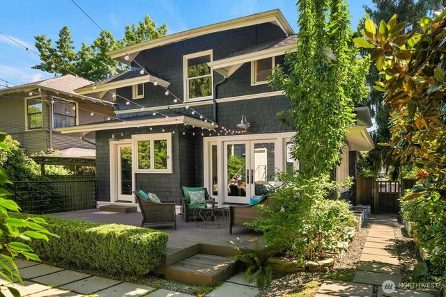 1229 18th Avenue E, Seattle, WA 98112