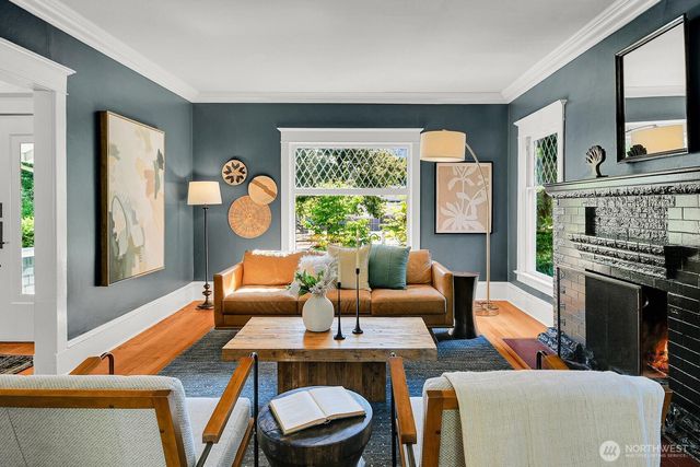 1229 18th Avenue E, Seattle, WA 98112