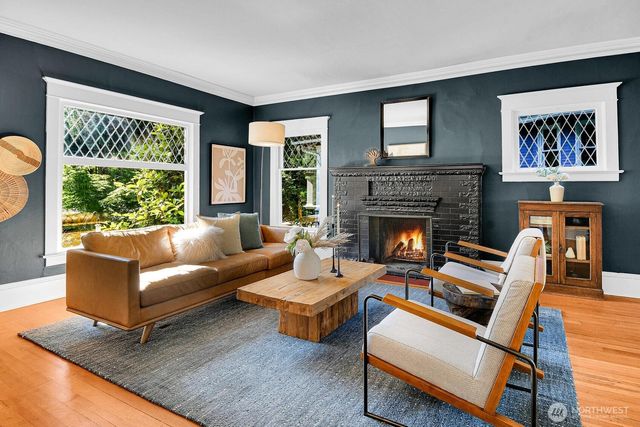 1229 18th Avenue E, Seattle, WA 98112