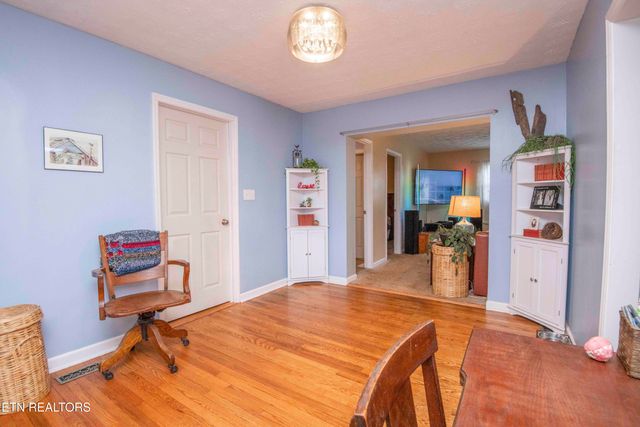 5616 NW Davida Rd, Knoxville, TN 37912