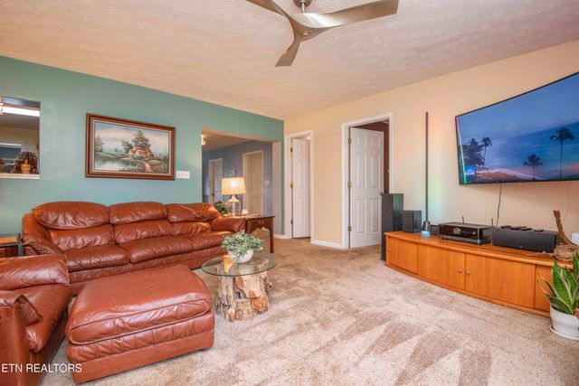 5616 NW Davida Rd, Knoxville, TN 37912