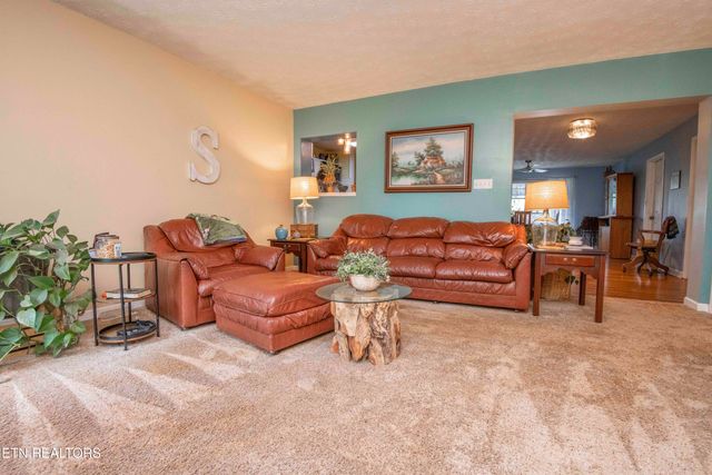 5616 NW Davida Rd, Knoxville, TN 37912