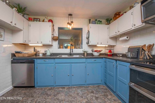 5616 NW Davida Rd, Knoxville, TN 37912