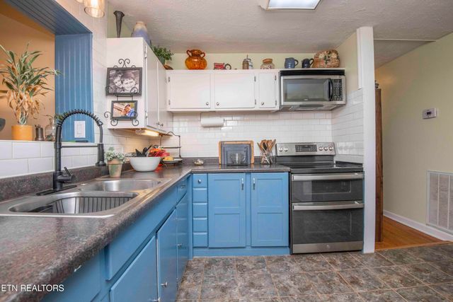 5616 NW Davida Rd, Knoxville, TN 37912