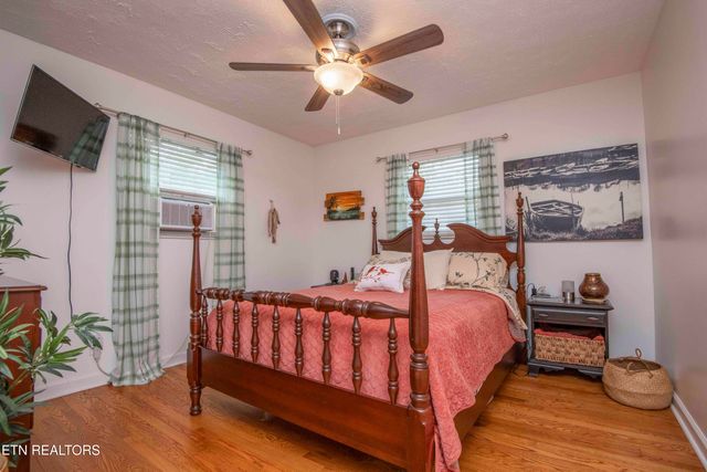5616 NW Davida Rd, Knoxville, TN 37912
