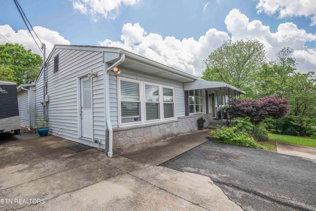 5616 NW Davida Rd, Knoxville, TN 37912
