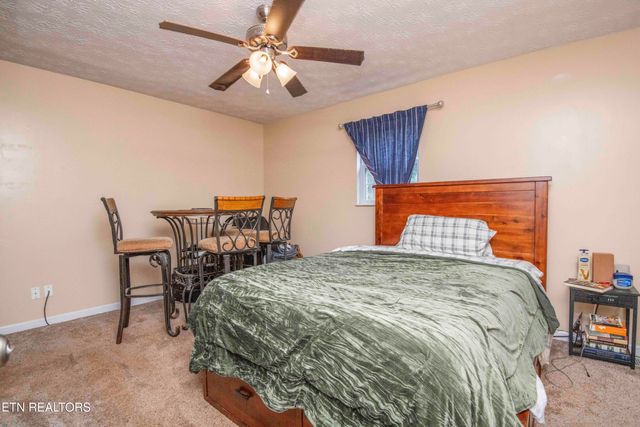 5616 NW Davida Rd, Knoxville, TN 37912