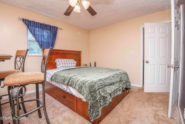 5616 NW Davida Rd, Knoxville, TN 37912