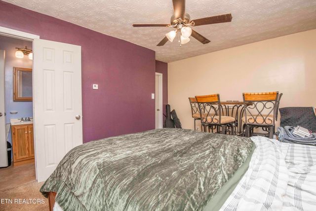 5616 NW Davida Rd, Knoxville, TN 37912