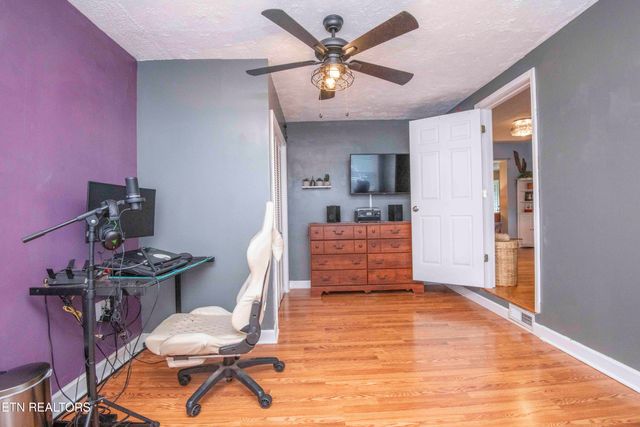 5616 NW Davida Rd, Knoxville, TN 37912