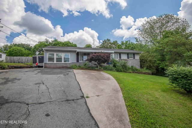 5616 NW Davida Rd, Knoxville, TN 37912