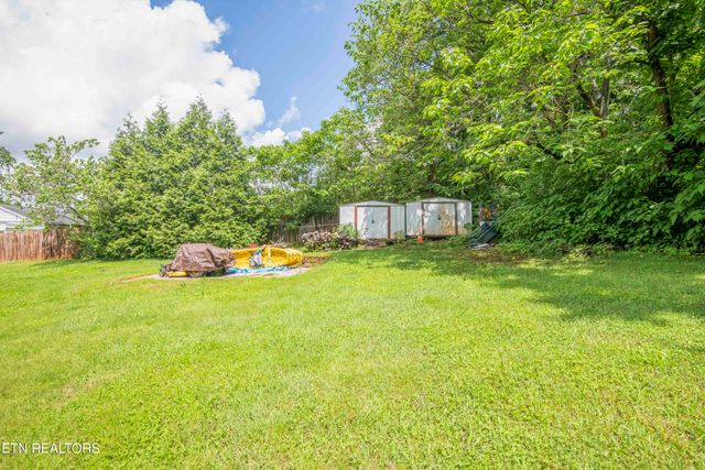 5616 NW Davida Rd, Knoxville, TN 37912