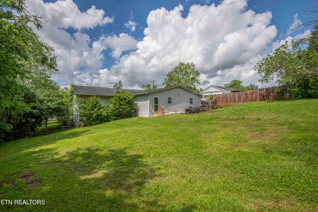 5616 NW Davida Rd, Knoxville, TN 37912