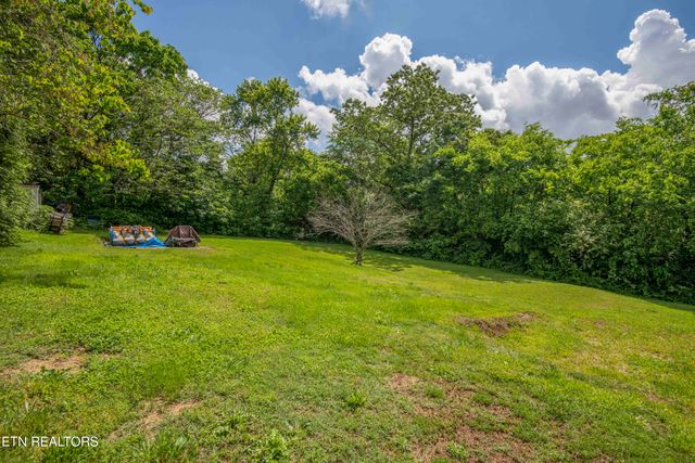 5616 NW Davida Rd, Knoxville, TN 37912