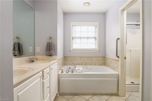 5711 Beaver Pond Trail, Pfafftown, NC 27040