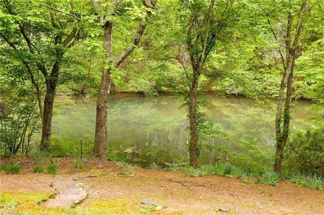 5711 Beaver Pond Trail, Pfafftown, NC 27040
