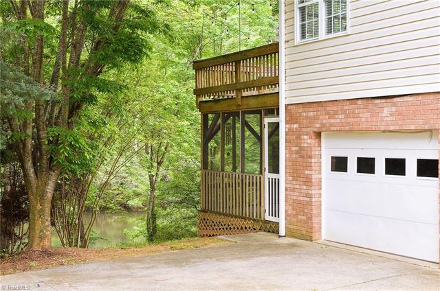 5711 Beaver Pond Trail, Pfafftown, NC 27040