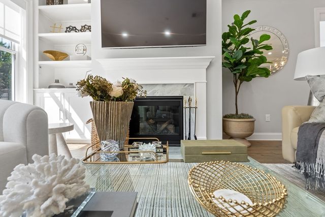 843 Ledgewood Way 843, Clinton, MA 01510