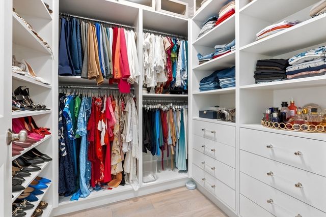 843 Ledgewood Way 843, Clinton, MA 01510