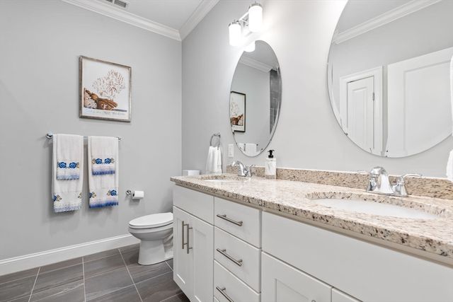 843 Ledgewood Way 843, Clinton, MA 01510