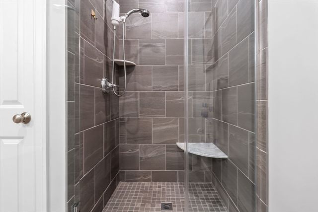 843 Ledgewood Way 843, Clinton, MA 01510