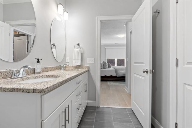 843 Ledgewood Way 843, Clinton, MA 01510