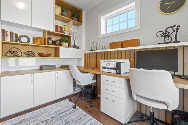 843 Ledgewood Way 843, Clinton, MA 01510