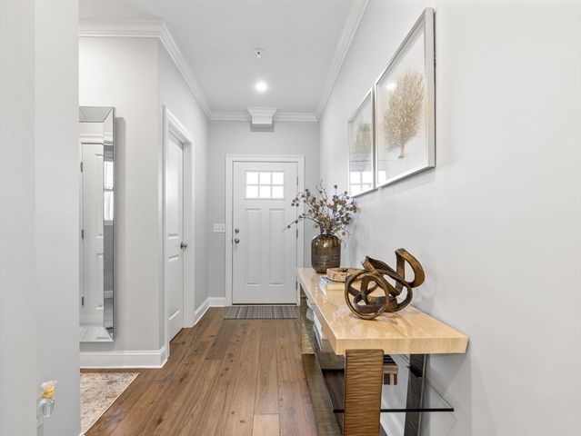 843 Ledgewood Way 843, Clinton, MA 01510