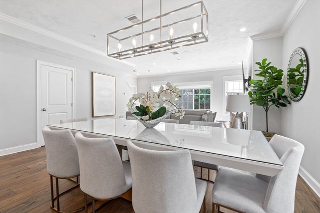 843 Ledgewood Way 843, Clinton, MA 01510