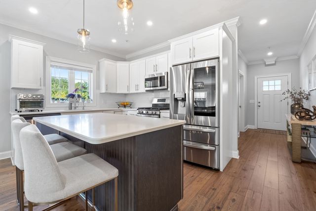 843 Ledgewood Way 843, Clinton, MA 01510