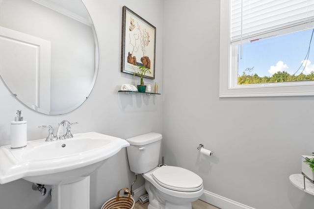 843 Ledgewood Way 843, Clinton, MA 01510