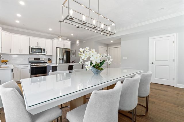 843 Ledgewood Way 843, Clinton, MA 01510