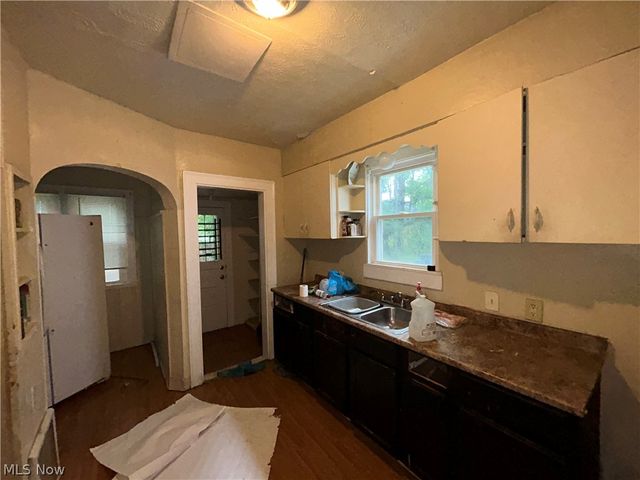 1315 E 143rd Street, East Cleveland, OH 44112