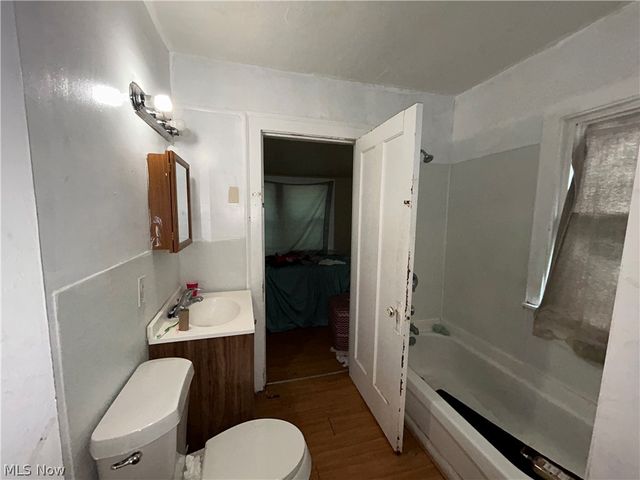 1315 E 143rd Street, East Cleveland, OH 44112