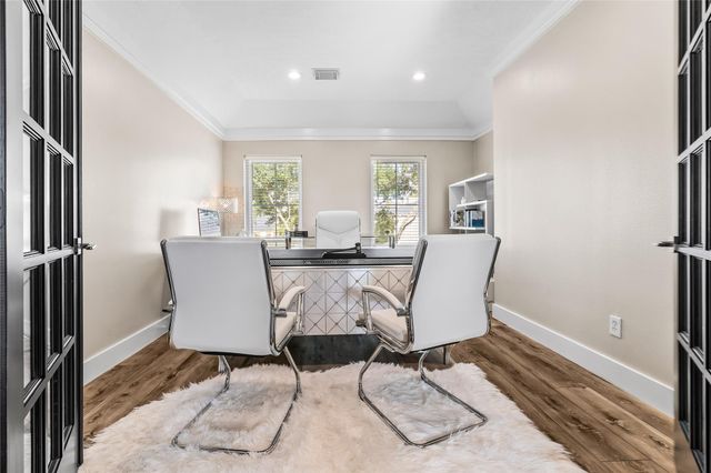 7714 Long Shadows Drive, Sugar Land, TX 77479