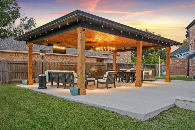 7714 Long Shadows Drive, Sugar Land, TX 77479