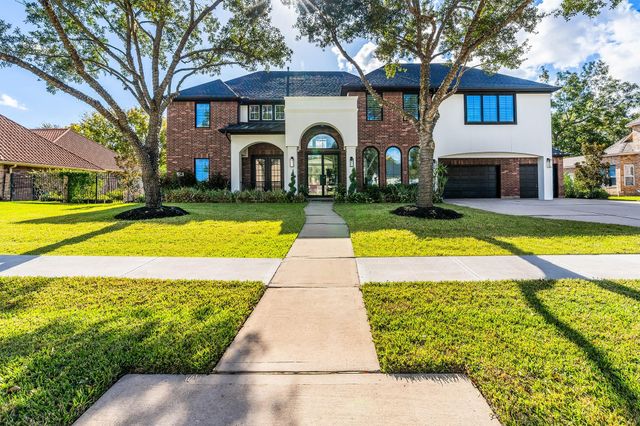 7714 Long Shadows Drive, Sugar Land, TX 77479
