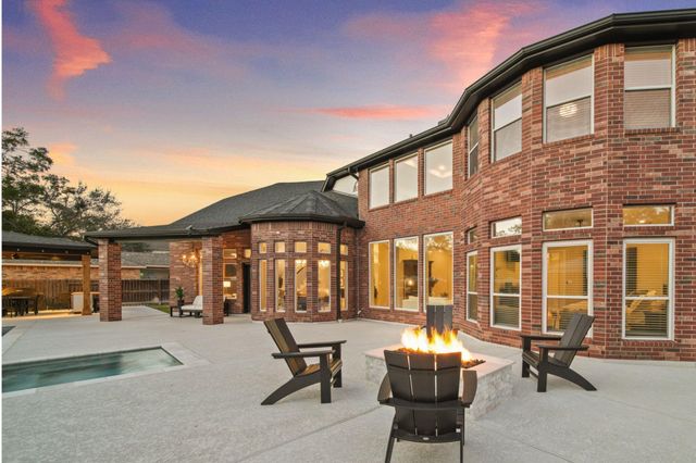 7714 Long Shadows Drive, Sugar Land, TX 77479