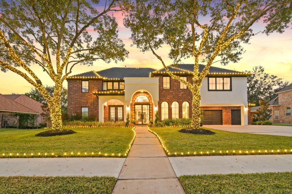 7714 Long Shadows Drive, Sugar Land, TX 77479