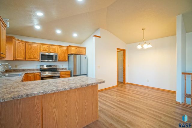4912 S Kalen Pl Place, Sioux Falls, SD 57108